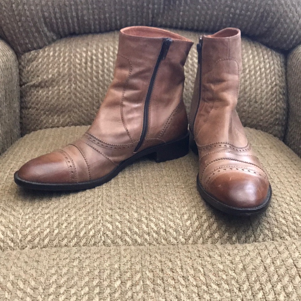 Divina leather ankle boots